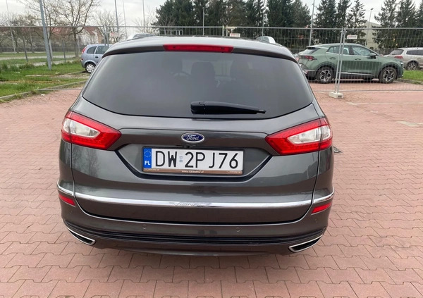 Ford Mondeo cena 77490 przebieg: 141800, rok produkcji 2017 z Legnica małe 232